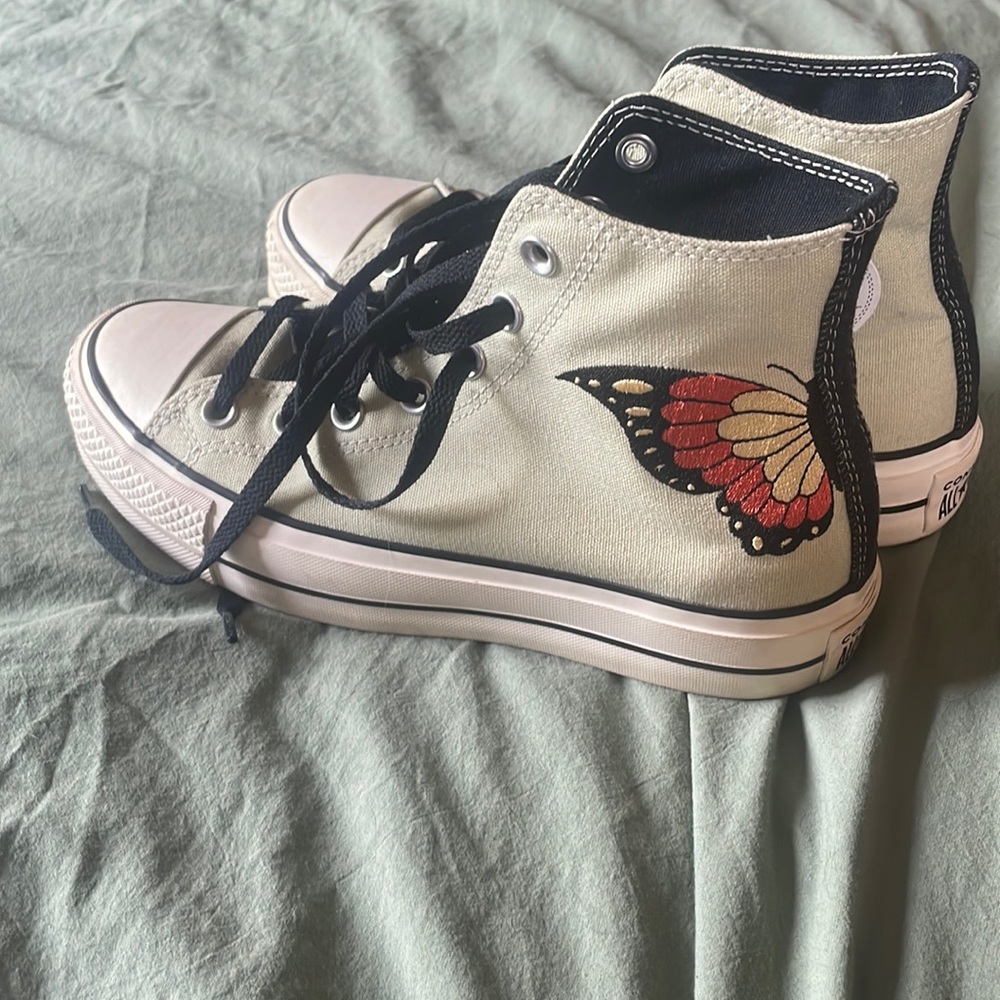 Custom green platform converse! Size 7.5 women’s